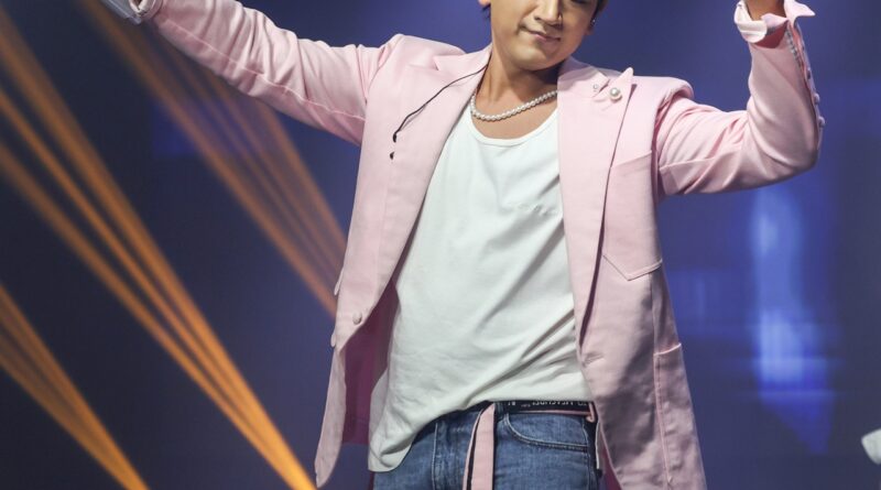 “K팝 1세대가 다시 아빠가 되는 순간”…이민우, 둘째 딸 품에 안았다