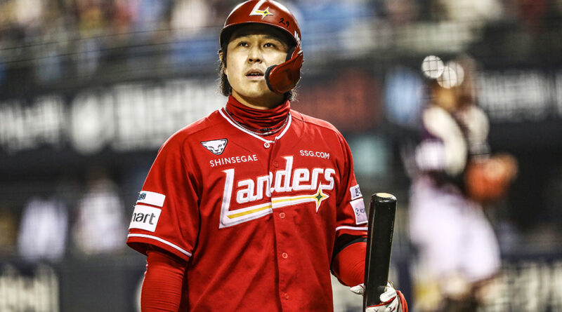 'KBO 최초' SSG 최정, 21시즌 연속 두 자릿수 홈런 대기록 쐈다 ⒸSSG 랜더스